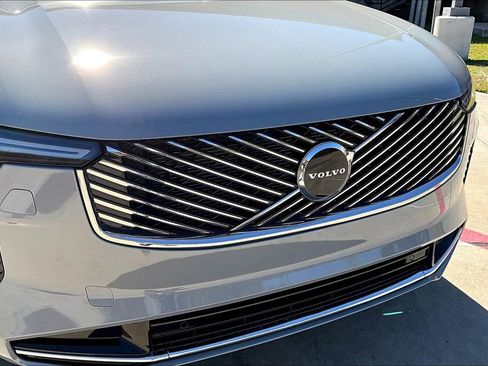 New 2026 Volvo XC90 B5 Core image 41