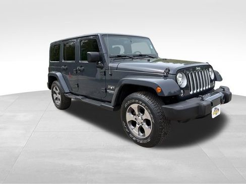 Used 2017 Jeep Wrangler Unlimited Sahara w/ Connectivity Group AWD/4WD image 1