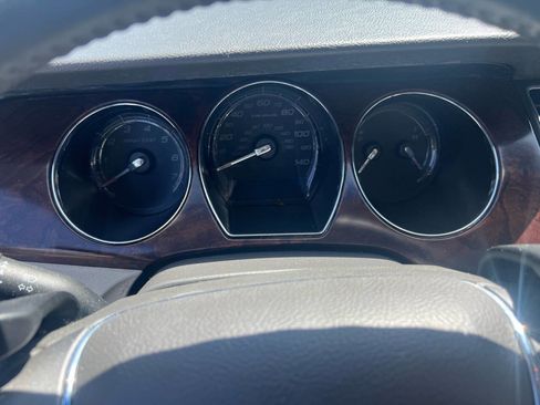 Used 2010 Ford Taurus SEL image 16