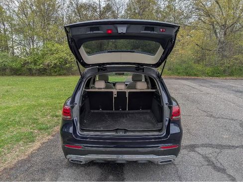 Used 2022 Mercedes-Benz GLC 300 4MATIC w/ Premium Package Lite image 7