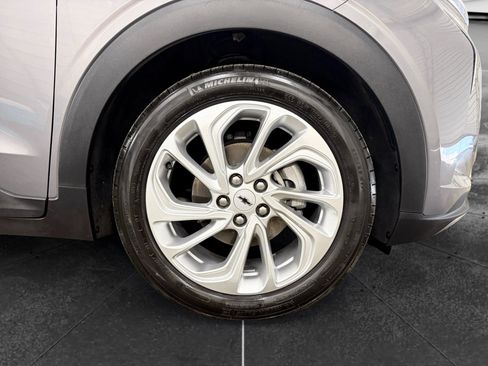 Used 2023 Chevrolet Bolt EUV LT w/ Driver Confidence Package FWD image 34