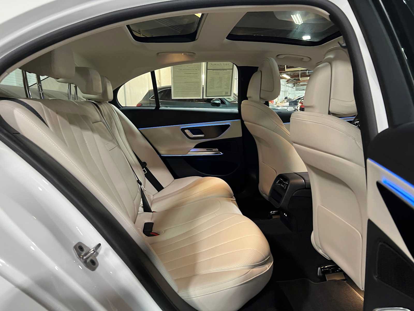 Used 2025 Mercedes-Benz E 350 Sedan image 13