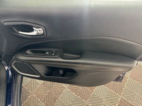 Used 2018 Jeep Compass Sport w/ Tech Group FWD image 21