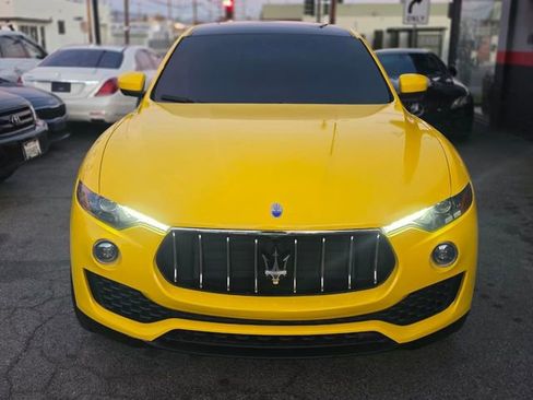 Used 2017 Maserati Levante image 4