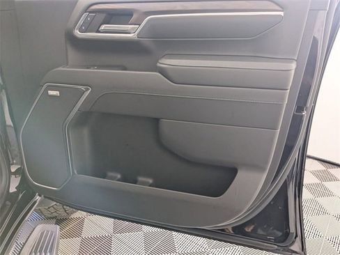 Used 2024 GMC Sierra 3500 SLT w/ SLT Premium Package image 35