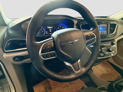 Used 2019 Chrysler Pacifica Touring Plus w/ Tire & Wheel Group image 12