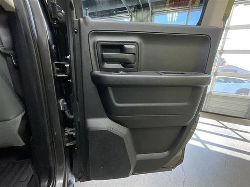 Used 2017 RAM 1500 Express AWD/4WD image 23