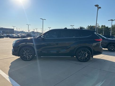 Used 2021 Toyota Highlander XLE image 5