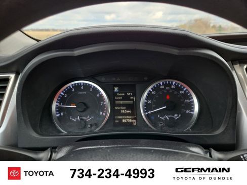 Used 2019 Toyota Highlander LE FWD image 26