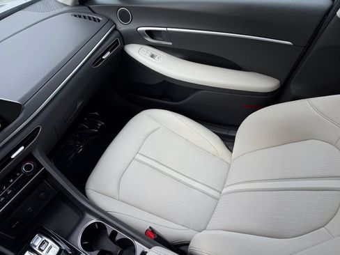 Used 2023 Hyundai Sonata SE FWD image 17