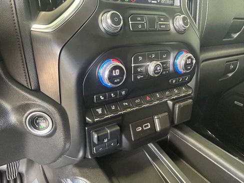 Used 2021 GMC Sierra 2500 AT4 w/ AT4 Premium Plus Package image 42