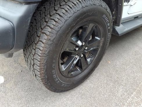 Used 2023 Jeep Wrangler Unlimited Sport AWD/4WD image 4