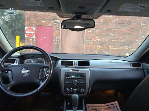 Used 2008 Chevrolet Impala SS w/ Convenience Package image 16