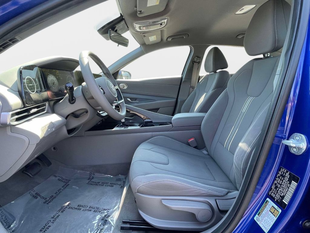 Used 2023 Hyundai Elantra SEL w/ Convenience Package FWD image 14