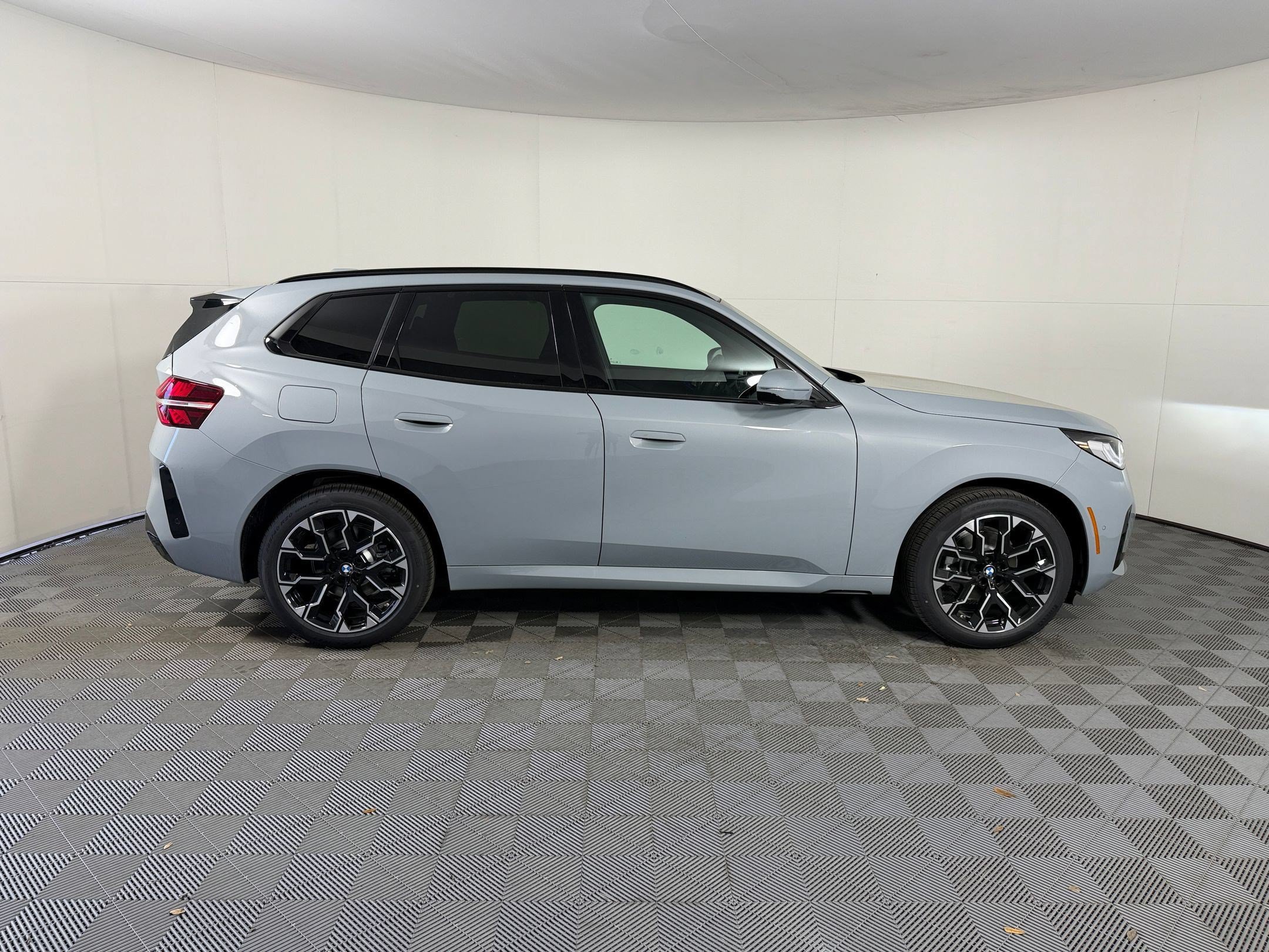 Used 2026 BMW X3 xDrive30i w/ M Sport Package AWD/4WD image 8