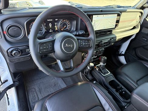 Used 2024 Jeep Wrangler Unlimited Rubicon image 14