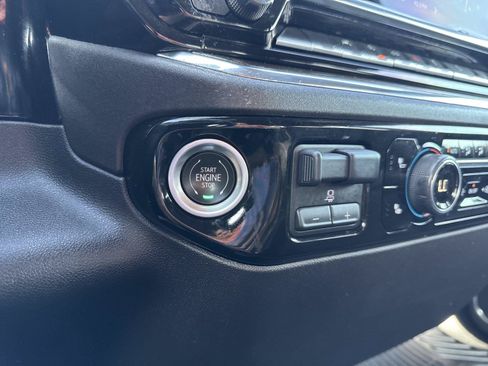 Used 2024 Chevrolet Silverado 1500 LT w/ Z71 Off-Road Package AWD/4WD image 31