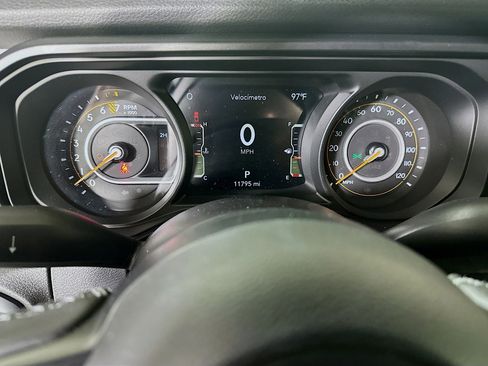 Used 2025 Jeep Gladiator Sport AWD/4WD image 19
