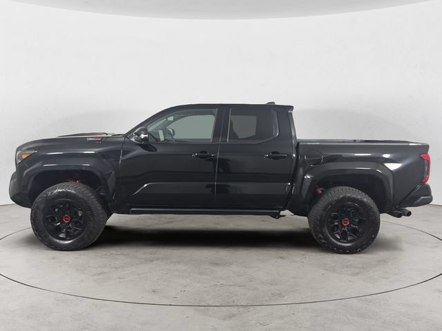 Used 2025 Toyota Tacoma TRD Pro AWD/4WD image 2