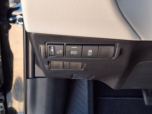 Certified 2026 Toyota Corolla Cross L image 20