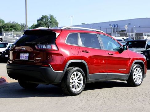 Used 2021 Jeep Cherokee Latitude FWD image 5