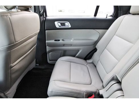 Used 2013 Ford Explorer XLT FWD image 12