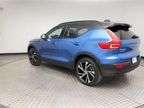 Used 2021 Volvo XC40 T5 R-Design w/ Advanced Package image 4