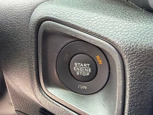 Used 2024 Jeep Gladiator Sport AWD/4WD image 46