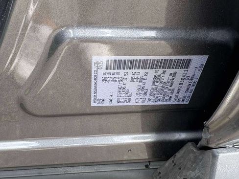 Used 2025 Nissan Rogue S AWD/4WD image 16