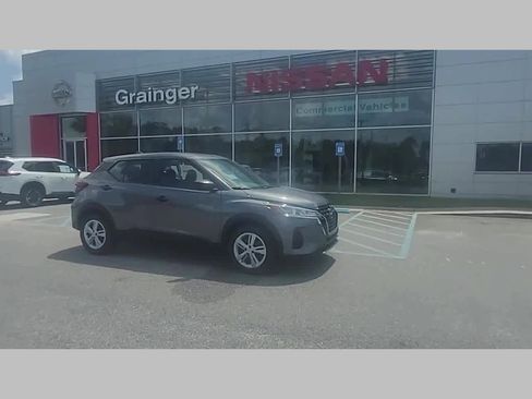 New 2025 Nissan Kicks Play S image 16