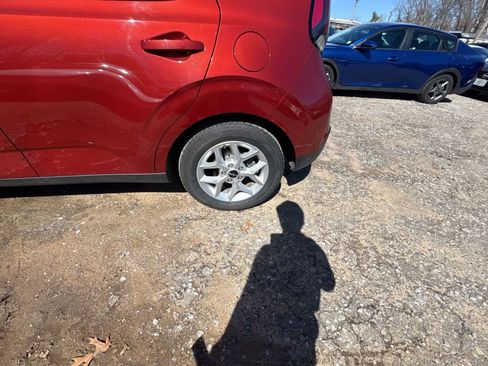 Used 2025 Kia Soul LX w/ LX Technology Package image 11