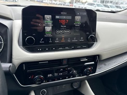 Used 2021 Nissan Rogue SL w/ Premium Package image 19