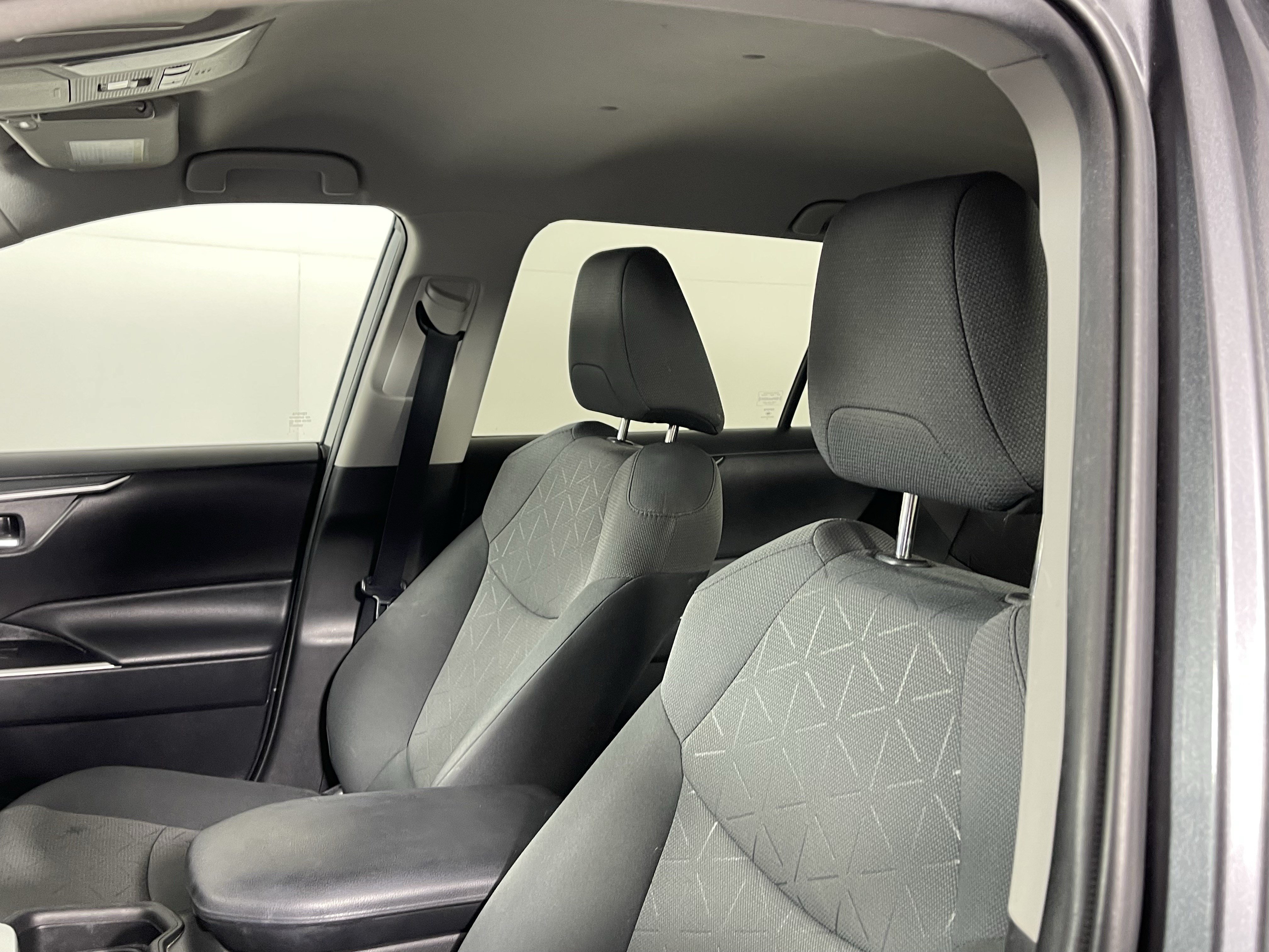 Used 2021 Toyota RAV4 XLE AWD/4WD image 16