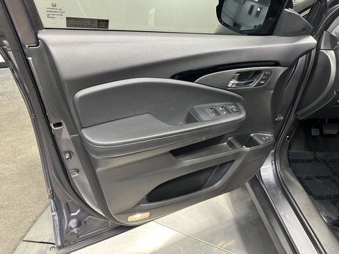 Used 2022 Honda Pilot Touring image 13