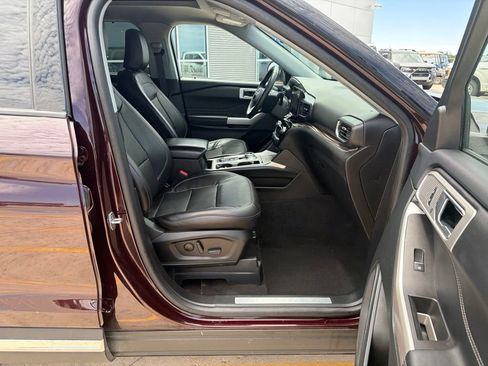 Used 2023 Ford Explorer Limited w/ Equipment Group 301A AWD/4WD image 26