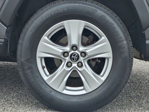 Used 2019 Toyota RAV4 XLE image 27