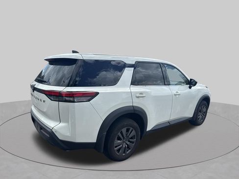 Used 2024 Nissan Pathfinder S FWD image 6
