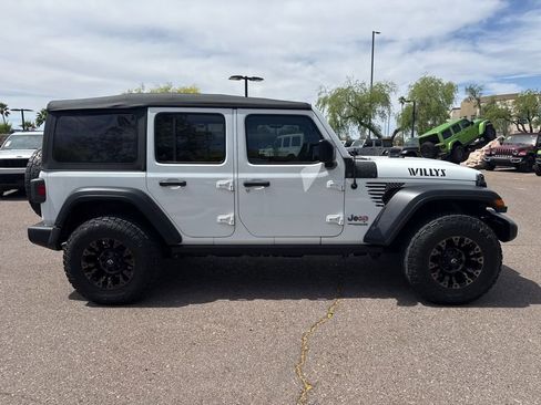 Used 2022 Jeep Wrangler Unlimited Sport image 9