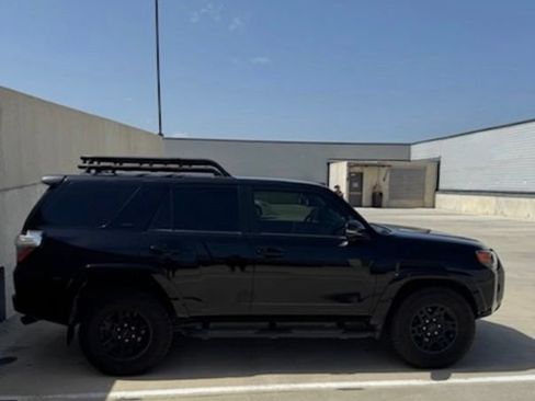 Used 2020 Toyota 4Runner SR5 Premium RWD image 3