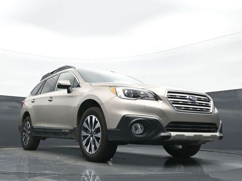 Used 2017 Subaru Outback 2.5i Limited AWD/4WD image 18