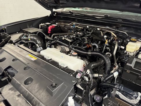 Certified 2025 Toyota Tacoma SR5 AWD/4WD image 22