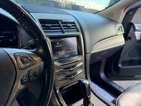 Used 2013 Lincoln MKX AWD image 10