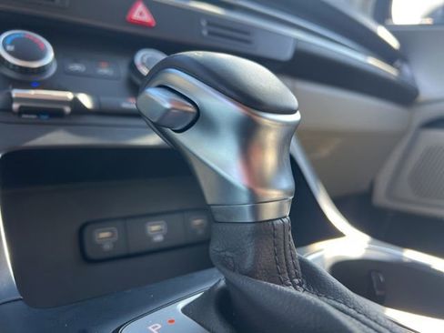 Certified 2024 Kia Carnival LX image 22