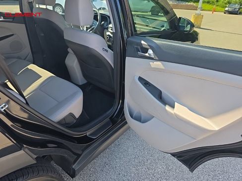 Used 2020 Hyundai Tucson Value FWD image 11