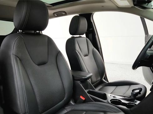 Used 2023 Buick Encore GX Essence w/ Experience Buick Package FWD image 40