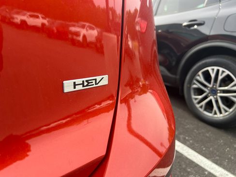 Used 2023 Kia Niro EX FWD image 4