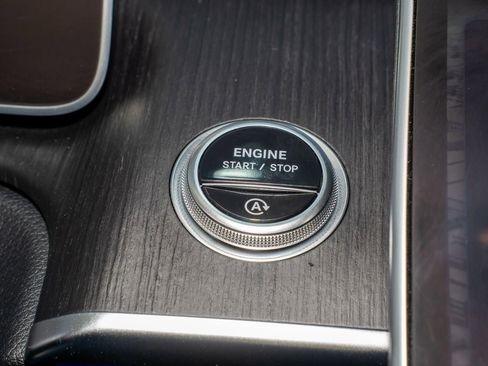 Used 2022 Mercedes-Benz S 500 4MATIC w/ AMG Line Package image 32