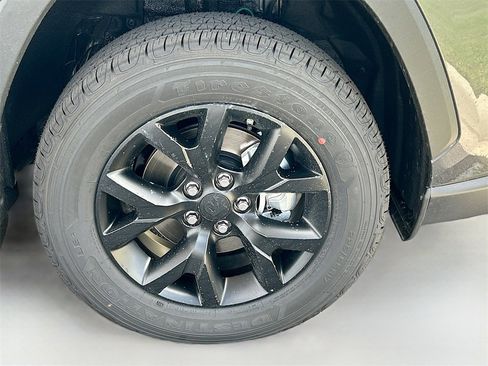 New 2025 Toyota RAV4 LE image 8