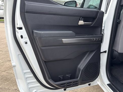 Used 2025 Toyota Tacoma TRD Sport image 16