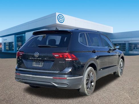 Certified 2023 Volkswagen Tiguan SE w/ Panoramic Sunroof Package AWD/4WD image 7